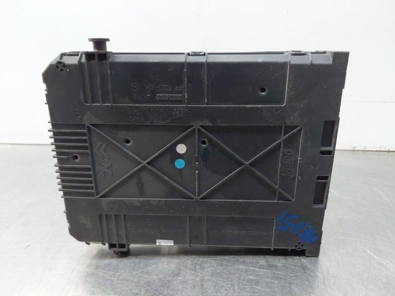 Recambio de caja reles / fusibles para citroën c4 cactus 1.2 vti 82 referencia OEM IAM 9807531680  