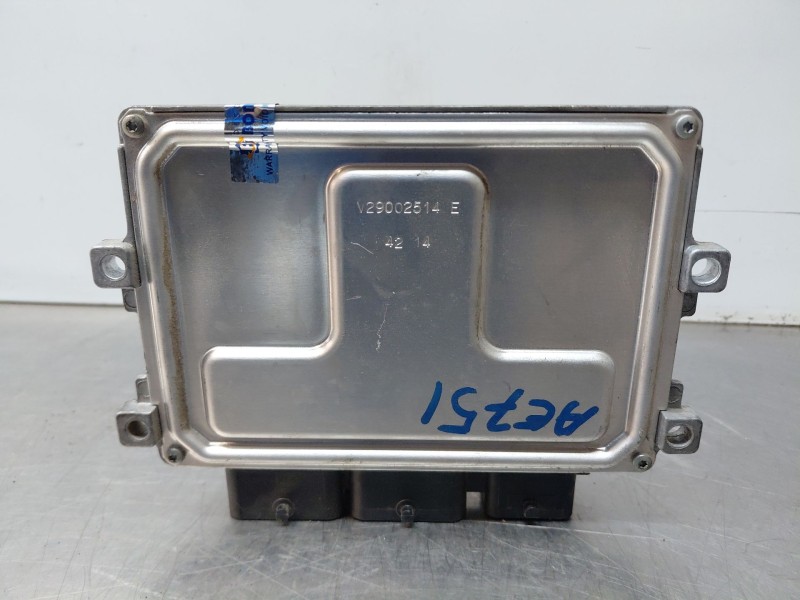 Recambio de centralita motor uce para citroën c4 cactus 1.2 vti 82 referencia OEM IAM 9805895780  