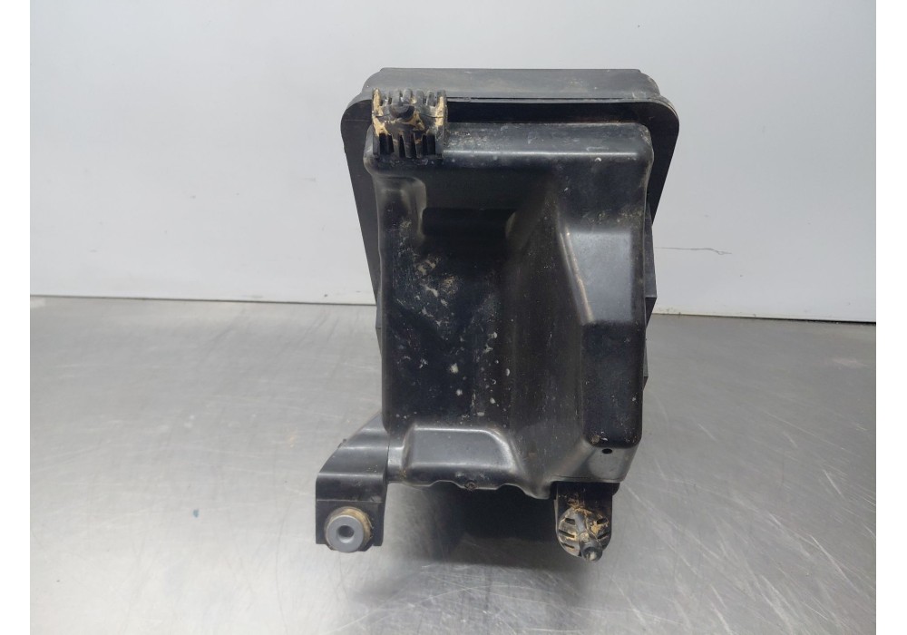 Recambio de filtro aire para kia sportage drive referencia OEM IAM 28112D3100  
