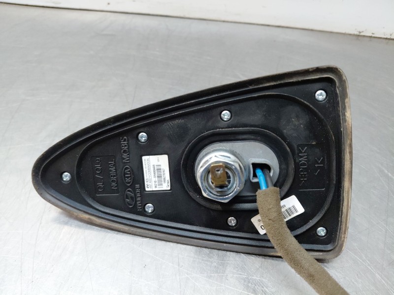 Recambio de antena para kia sportage drive referencia OEM IAM   