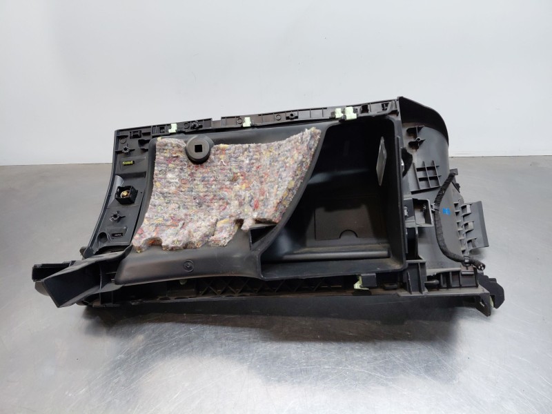 Recambio de guantera para peugeot 5008 (0u_, 0e_) 2.0 hdi 150 / bluehdi 150 referencia OEM IAM 8218YP  
