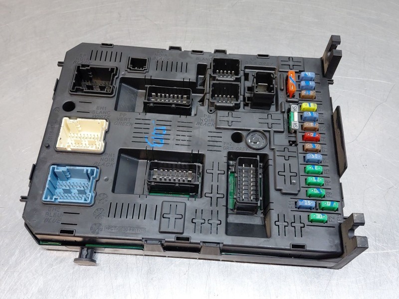 Recambio de caja reles / fusibles para peugeot 308 i (4a_, 4c_) 1.6 16v referencia OEM IAM 1663371880  