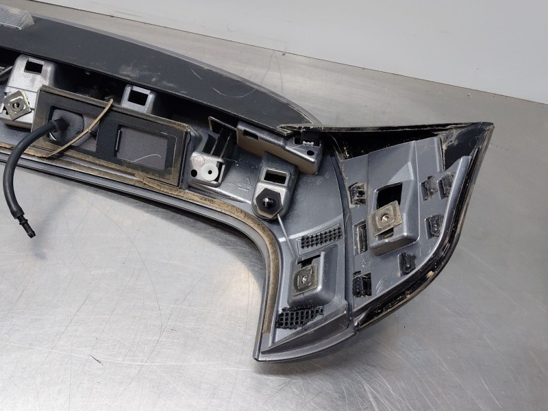Recambio de aleron trasero para citroën c4 cactus shine referencia OEM IAM 1611384280  