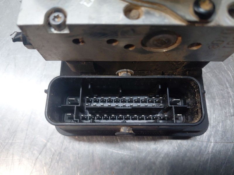 Recambio de abs para kia sportage drive referencia OEM IAM 58920F1580  
