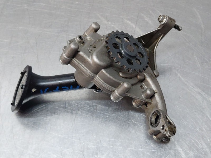 Recambio de bomba aceite para citroën c4 cactus 1.2 vti 82 referencia OEM IAM 9808231280  