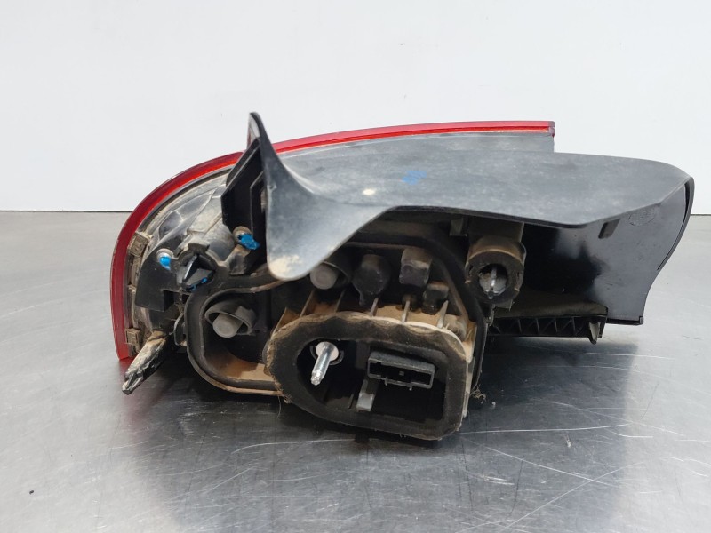 Recambio de piloto trasero derecho para citroën c4 cactus shine referencia OEM IAM 9823950280  