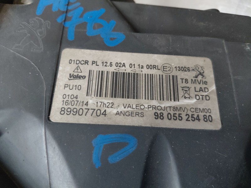 Recambio de faro derecho para peugeot 5008 (0u_, 0e_) 2.0 hdi 150 / bluehdi 150 referencia OEM IAM 9805525480  