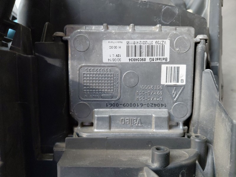 Recambio de faro derecho para peugeot 5008 (0u_, 0e_) 2.0 hdi 150 / bluehdi 150 referencia OEM IAM 9805525480  