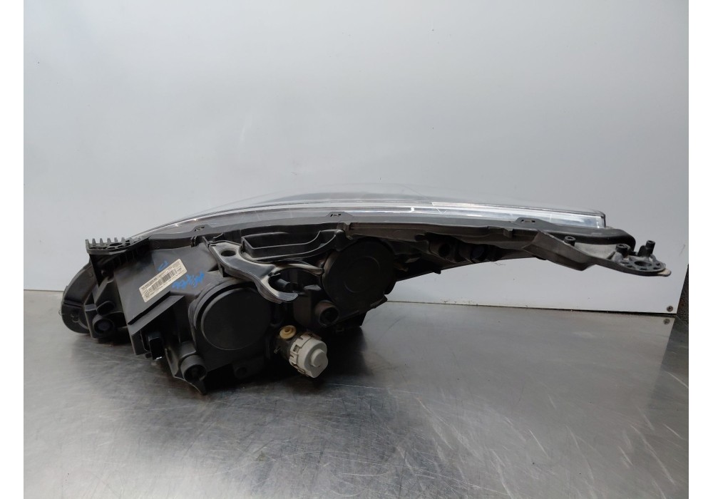 Recambio de faro derecho para peugeot 5008 (0u_, 0e_) 2.0 hdi 150 / bluehdi 150 referencia OEM IAM 9805525480  
