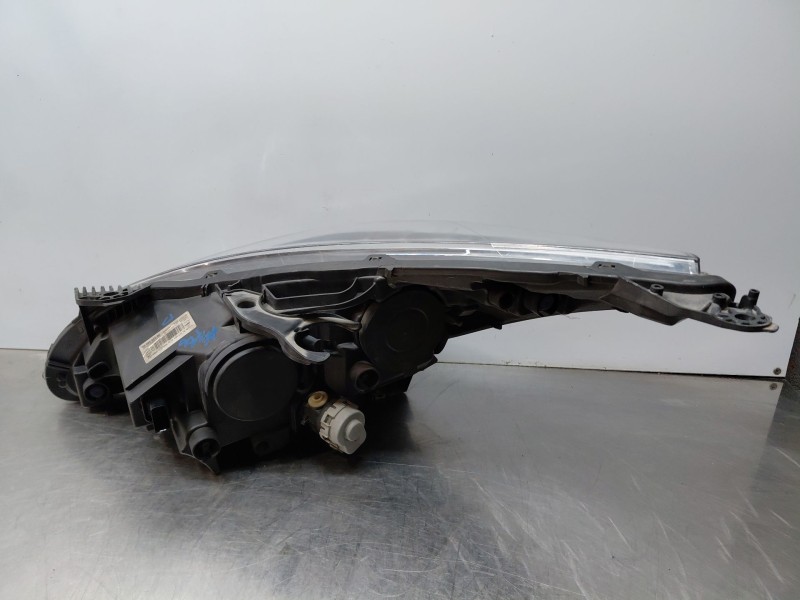 Recambio de faro derecho para peugeot 5008 (0u_, 0e_) 2.0 hdi 150 / bluehdi 150 referencia OEM IAM 9805525480  