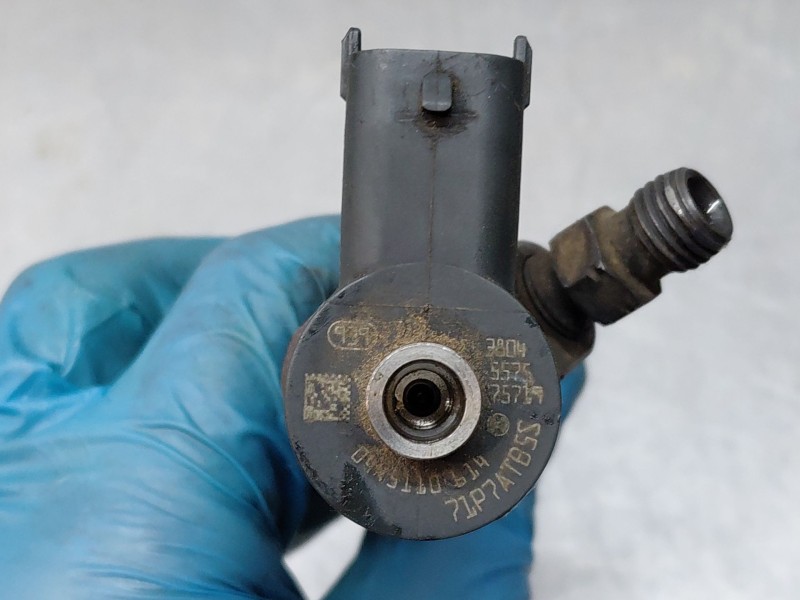 Recambio de inyector para fiat fiorino 1.3 16v jtd cat referencia OEM IAM 0445110614  
