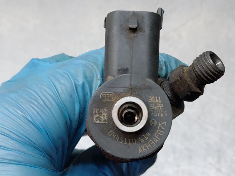Recambio de inyector para fiat fiorino 1.3 16v jtd cat referencia OEM IAM 0445110614  