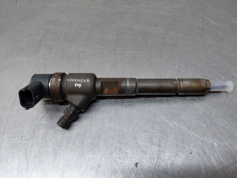Recambio de inyector para fiat fiorino 1.3 16v jtd cat referencia OEM IAM 0445110614  