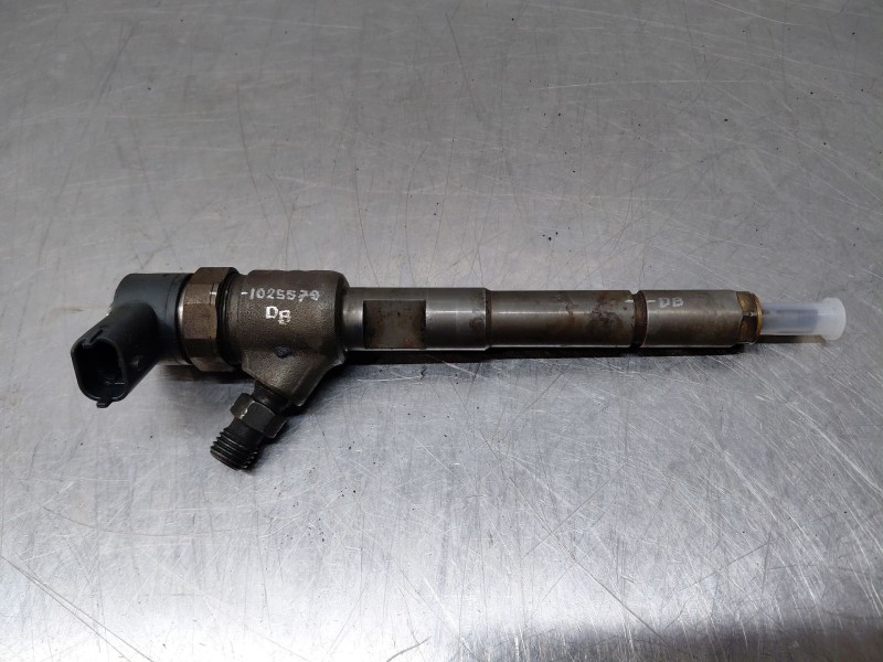 Recambio de inyector para fiat fiorino 1.3 16v jtd cat referencia OEM IAM 0445110351  