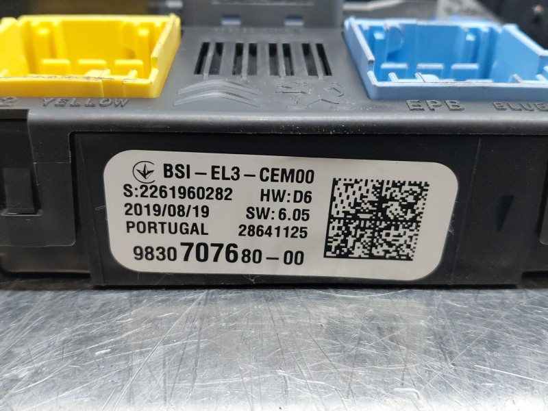 Recambio de caja reles / fusibles para citroën c4 cactus shine referencia OEM IAM 9830707680  