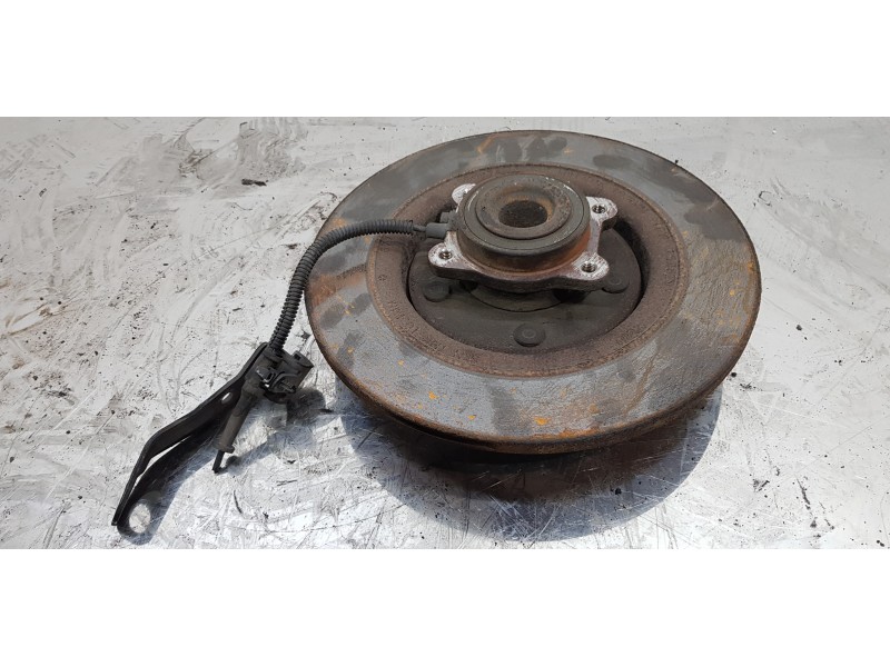 Recambio de mangueta trasera izquierda para chrysler grand voyager limited referencia OEM IAM   