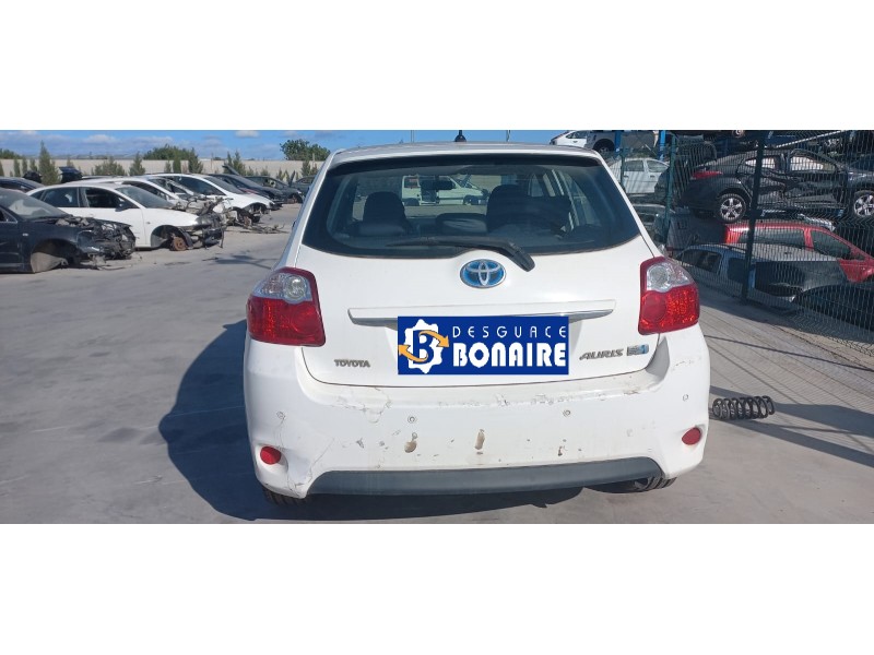 toyota auris del año 2010