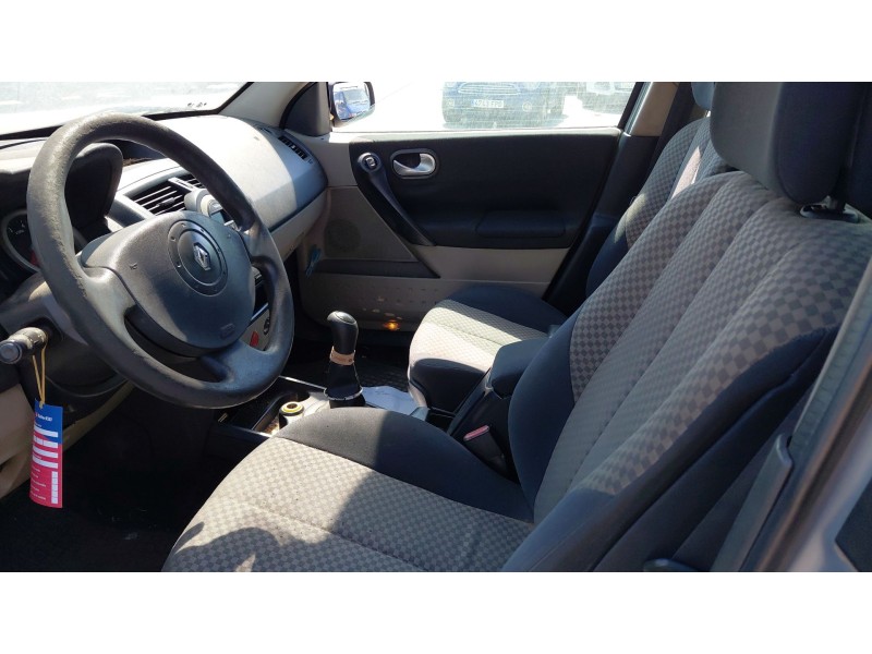 renault megane ii sedán (lm0/1_) del año 2003