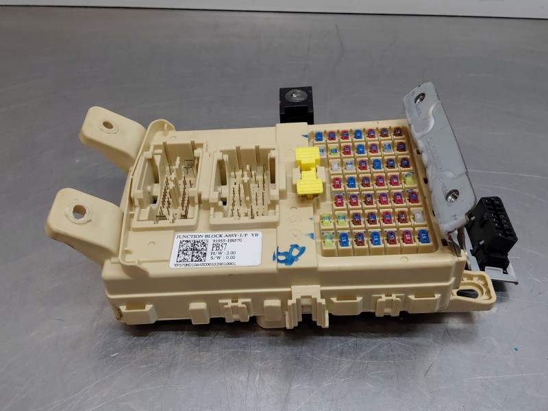 Recambio de caja reles / fusibles para kia stonic (ybcuv) drive referencia OEM IAM   