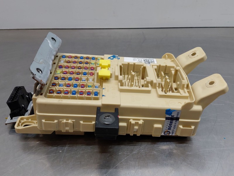 Recambio de caja reles / fusibles para kia stonic (ybcuv) drive referencia OEM IAM   