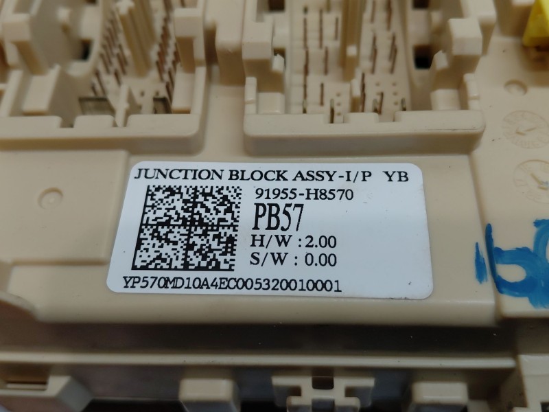 Recambio de caja reles / fusibles para kia stonic (ybcuv) drive referencia OEM IAM   