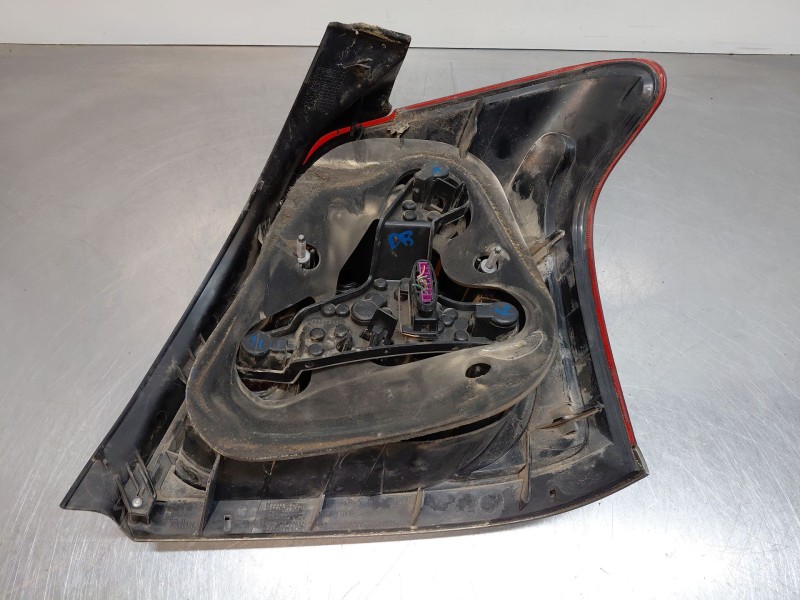 Recambio de piloto trasero izquierdo para toyota avensis (_t25_) 2.0 d-4d (cdt250_) referencia OEM IAM   