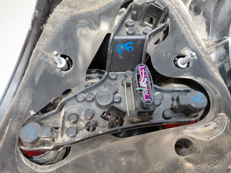 Recambio de piloto trasero izquierdo para toyota avensis (_t25_) 2.0 d-4d (cdt250_) referencia OEM IAM   