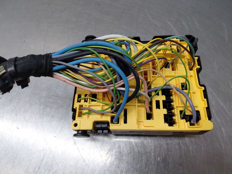 Recambio de caja reles / fusibles para peugeot 2008 i (cu_) 1.2 thp 110 / puretech 110 referencia OEM IAM   