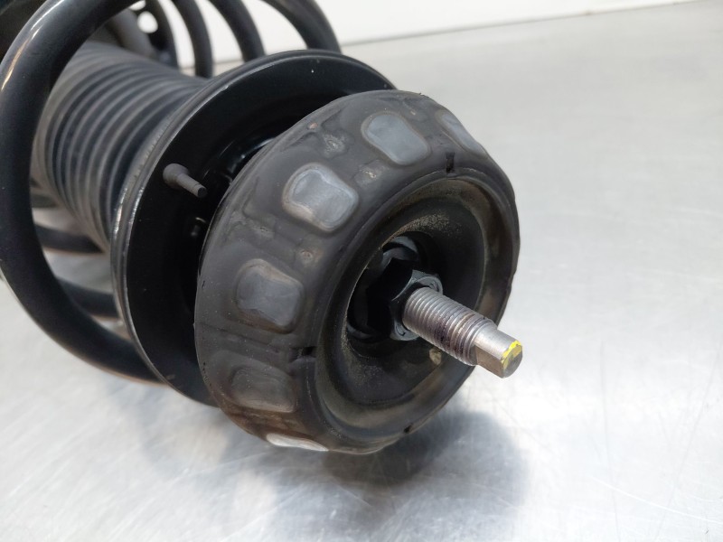 Recambio de amortiguador delantero derecho para kia stonic (ybcuv) drive referencia OEM IAM   