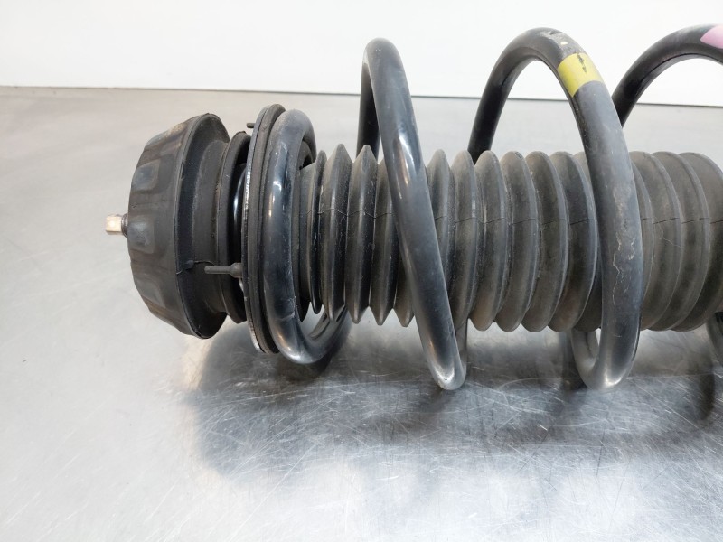 Recambio de amortiguador delantero izquierdo para kia stonic (ybcuv) drive referencia OEM IAM   