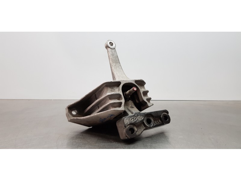 Recambio de soporte motor derecho para hyundai kona klass 2wd referencia OEM IAM 21810J9100  