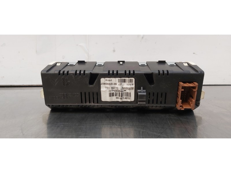 Recambio de pantalla multifuncion para peugeot 207 confort referencia OEM IAM 9675859580  
