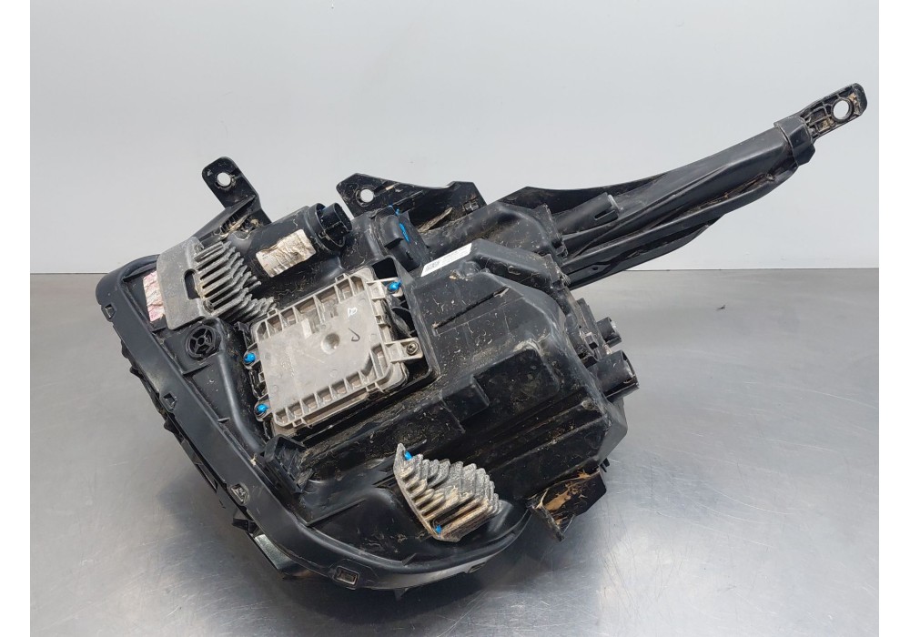 Recambio de faro derecho para kia sportage concept referencia OEM IAM 92102R2000  