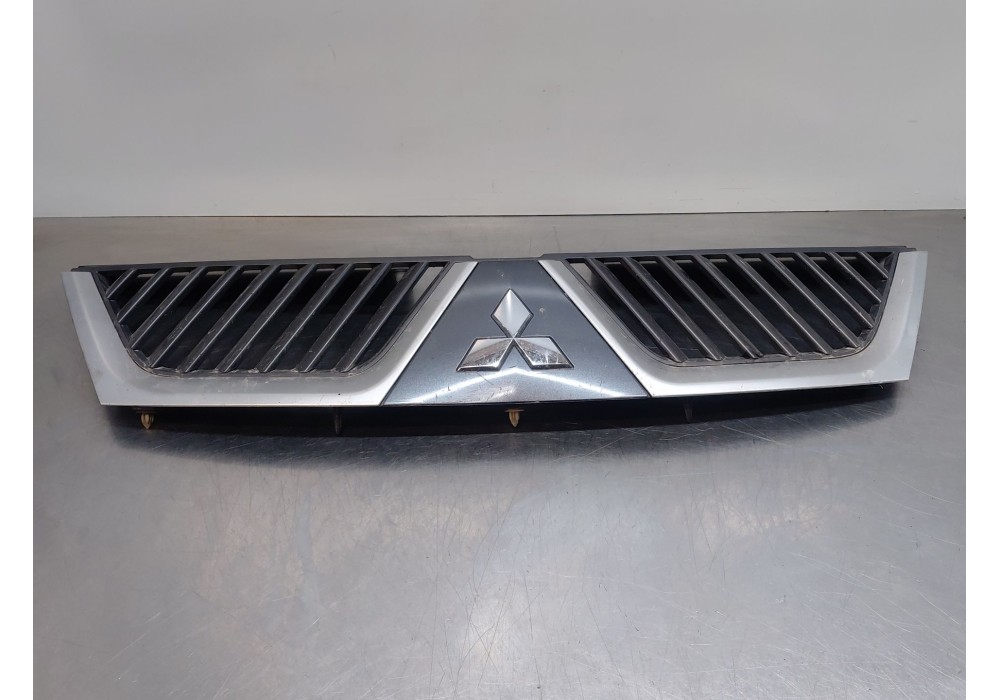 Recambio de rejilla delantera para mitsubishi outlander ii (cw_w) 2.0 di-d (cw8w) referencia OEM IAM 7450A037HB  