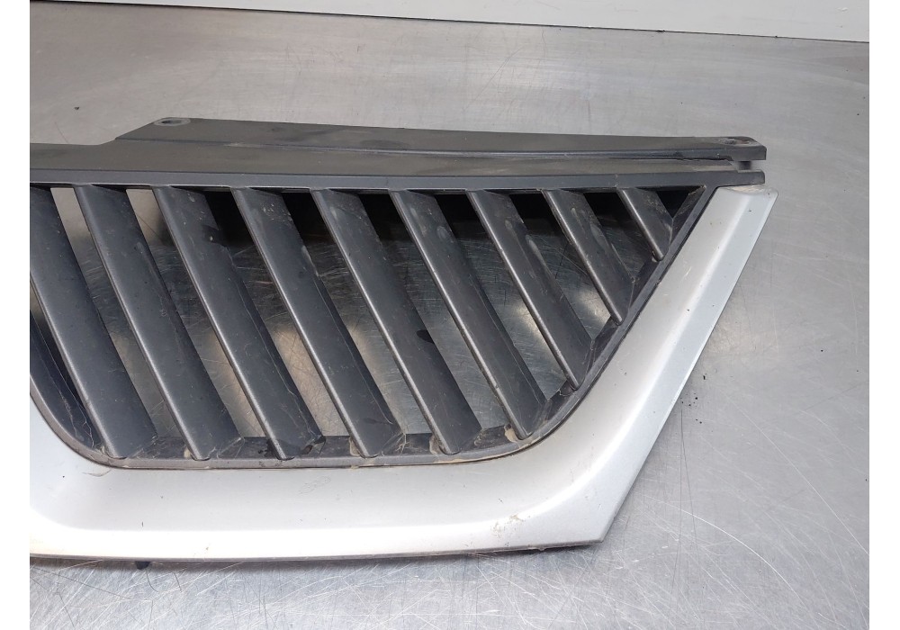 Recambio de rejilla delantera para mitsubishi outlander ii (cw_w) 2.0 di-d (cw8w) referencia OEM IAM 7450A037HB  