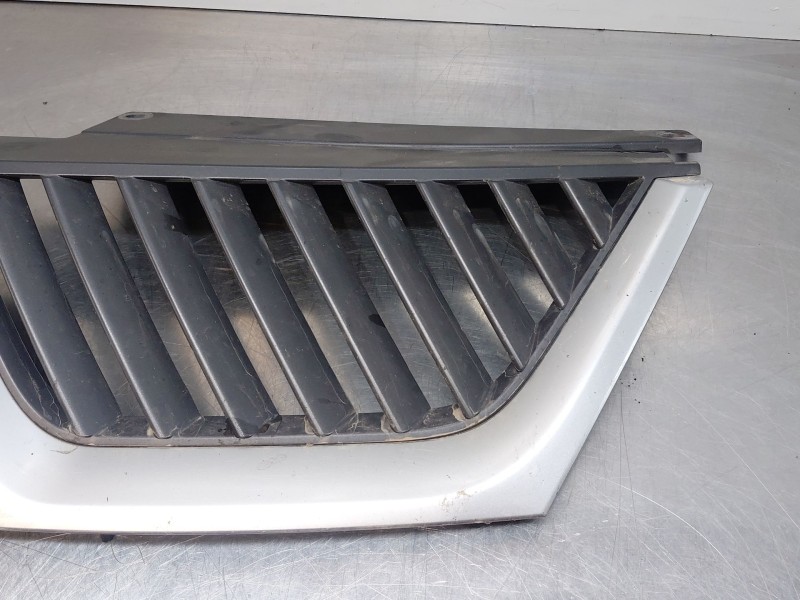 Recambio de rejilla delantera para mitsubishi outlander ii (cw_w) 2.0 di-d (cw8w) referencia OEM IAM 7450A037HB  