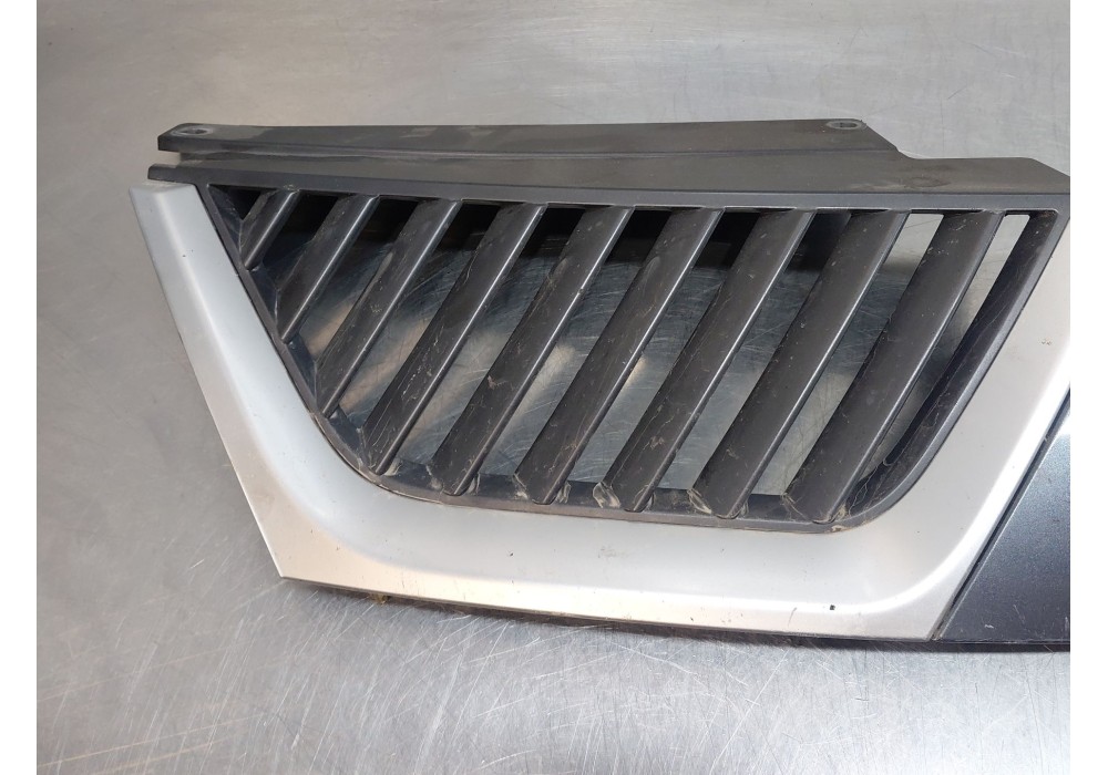 Recambio de rejilla delantera para mitsubishi outlander ii (cw_w) 2.0 di-d (cw8w) referencia OEM IAM 7450A037HB  