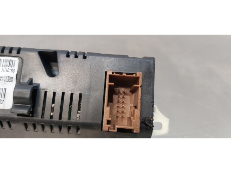 Recambio de pantalla multifuncion para peugeot 207 confort referencia OEM IAM 9675859580  