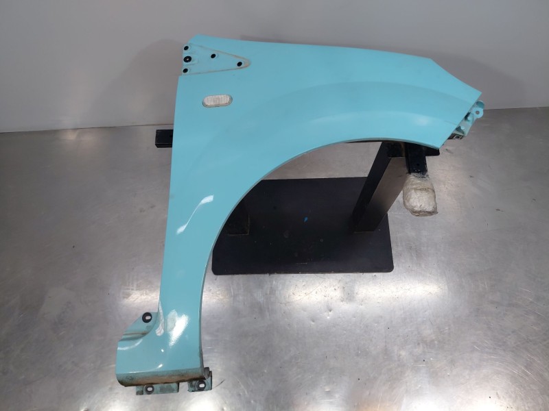 Recambio de aleta delantera derecha para renault twingo emotion referencia OEM IAM 631000558R  