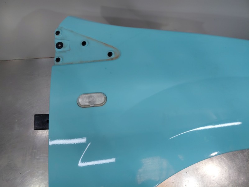 Recambio de aleta delantera derecha para renault twingo emotion referencia OEM IAM 631000558R  