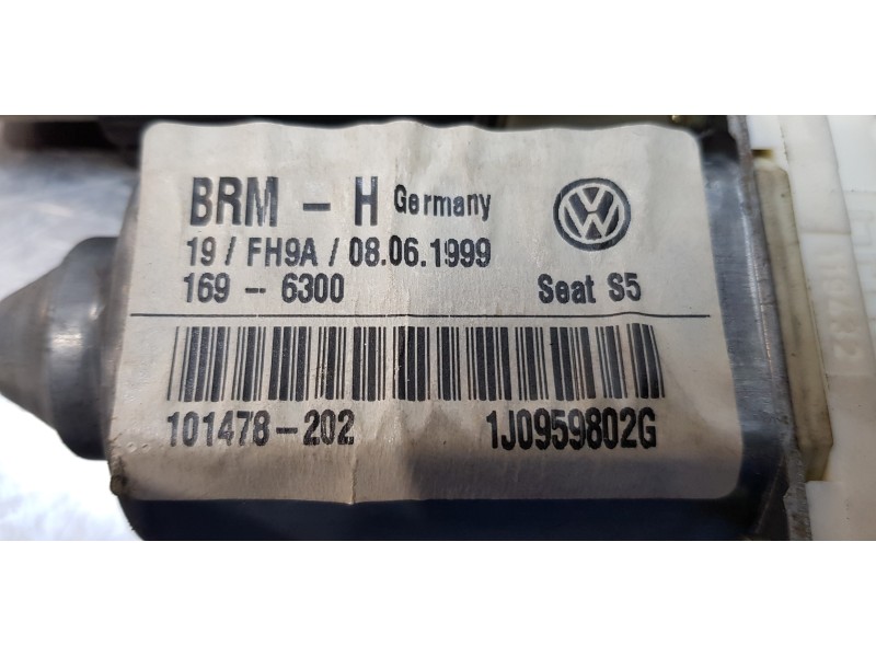 Recambio de motor elevalunas delantero derecho para seat toledo (1m2) select referencia OEM IAM 1J0959802G  
