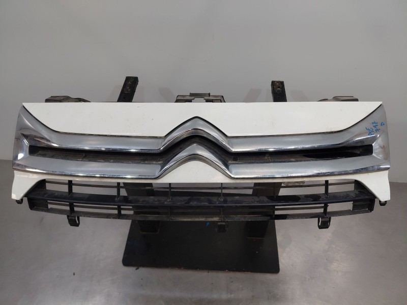 Recambio de rejilla delantera para citroën jumpy ii caja/chasis 2.0 hdi 125 referencia OEM IAM 1608225180  