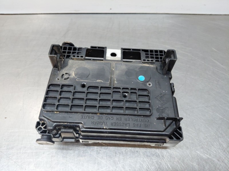 Recambio de caja reles / fusibles para citroën c3 picasso attract referencia OEM IAM 9667199780  