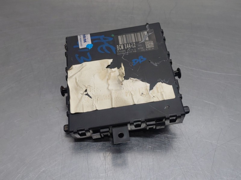 Recambio de modulo confort para renault twingo emotion referencia OEM IAM 8200874481  