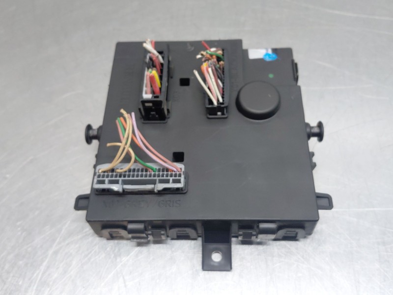 Recambio de modulo confort para renault twingo emotion referencia OEM IAM 8200874481  