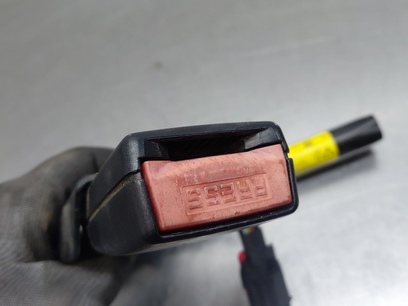 Recambio de pretensor airbag izquierdo para renault twingo emotion referencia OEM IAM 878976842R  