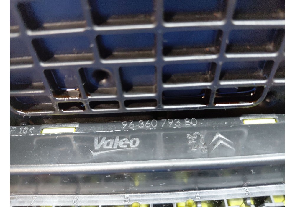 Recambio de caja reles / fusibles para citroën c3 picasso (sh_) 1.6 bluehdi 100 referencia OEM IAM 9667199680  