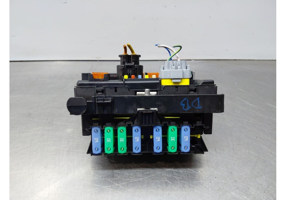 Recambio de caja reles / fusibles para citroën c3 picasso (sh_) 1.6 bluehdi 100 referencia OEM IAM 9667199680  