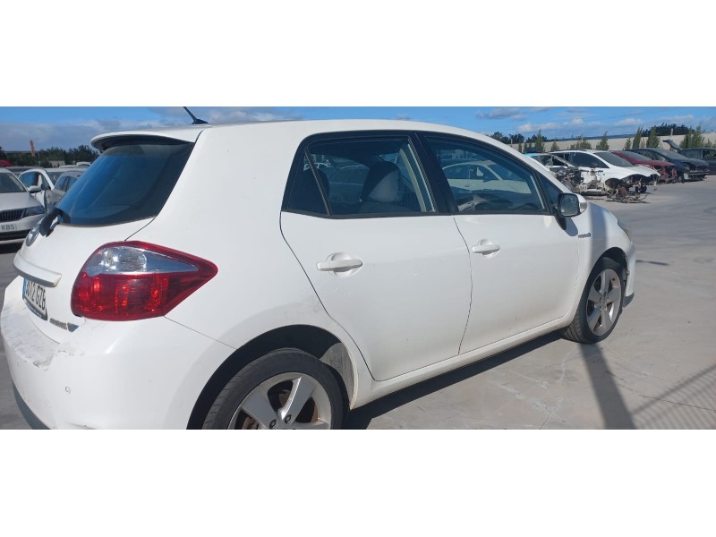 toyota auris del año 2010