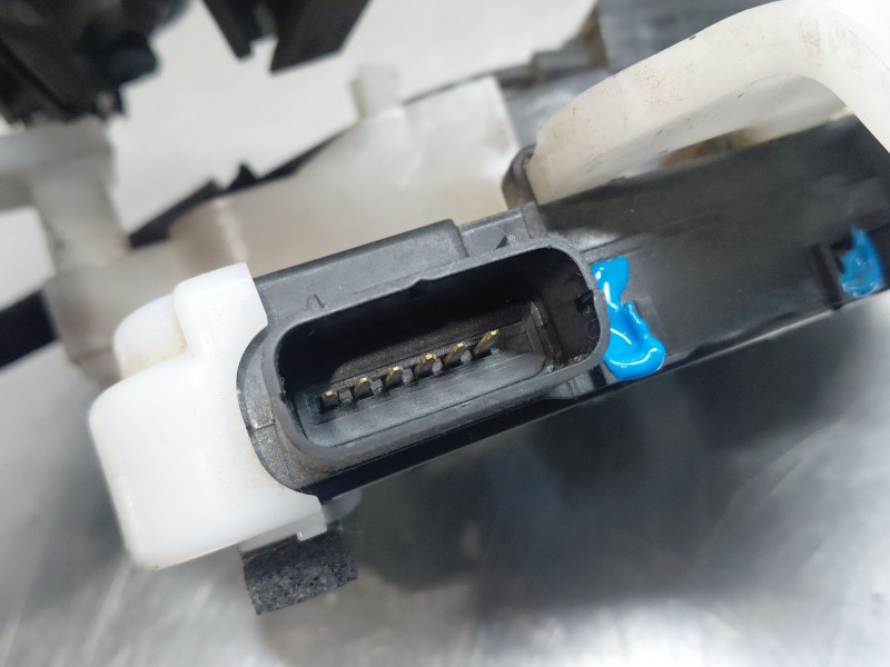 Recambio de cerradura puerta delantera izquierda para hyundai ix35 (lm, el, elh) 1.7 crdi referencia OEM IAM 813102Y000  